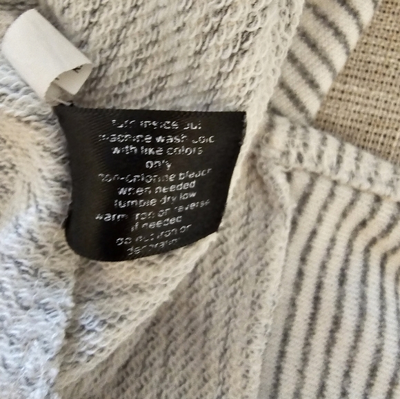 Lane Bryant 22/24 Cotton Blend Graphic White Gray Stripe Long Sleeve Tee - Picture 5 of 9